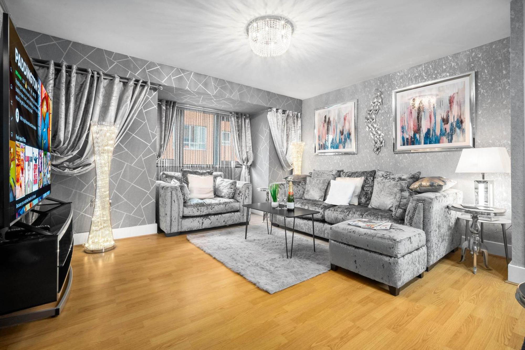 Luxury 1 Bed Flat With Parking 11K - Top Rated - Netflix - Wifi - 70 Inch Smart Tv - Birmingham City Centre - Tv In Bedroom - Top Rated Exterior foto