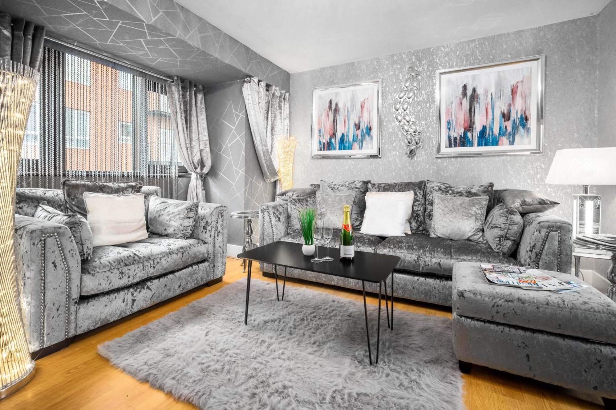 Luxury 1 Bed Flat With Parking 11K - Top Rated - Netflix - Wifi - 70 Inch Smart Tv - Birmingham City Centre - Tv In Bedroom - Top Rated Exterior foto